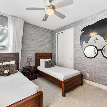 Artistic 6 Bdrm Home With Games Room At Encore